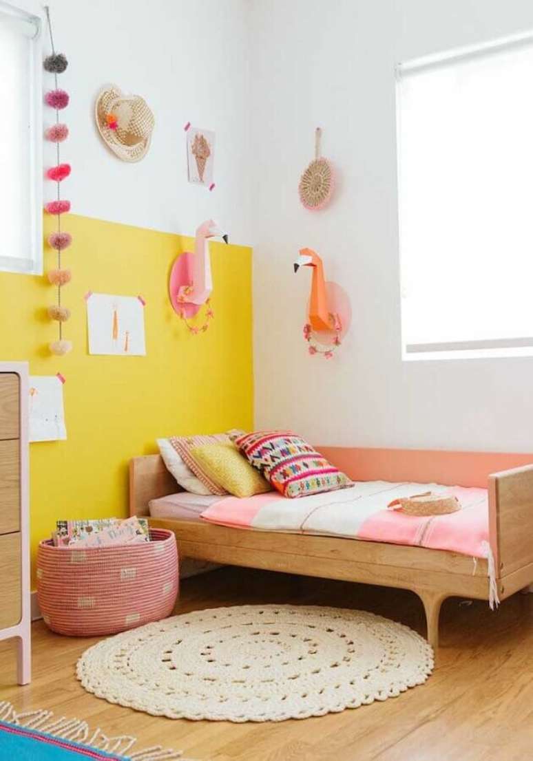 quarto bebê para menina amarelo
