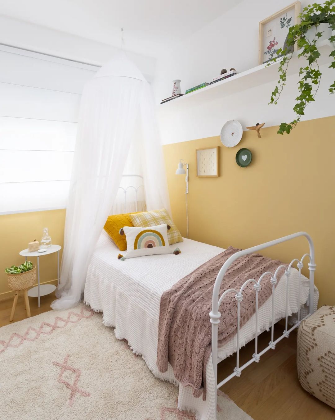 quarto bebê para menina amarelo — foto 13